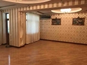Satılır 5 otaqlı 250 m2 yeni tikili 9 mkr