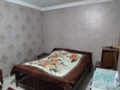 Satılır 3 otaqlı 70 m2 həyət evi 6-cı parallel