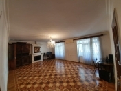 İcarəyə verilir 5 otaqlı 160 m2 ofis Elmlər Akademiyası m.