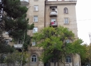 İcarəyə verilir 2 otaqlı 70 m2 köhnə tikili 28 May m.