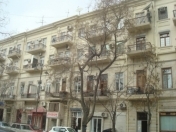 İcarəyə verilir 2 otaqlı 57 m2 köhnə tikili Səbail r.