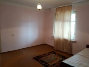 İcarəyə verilir 3 otaqlı 85 m2 köhnə tikili 8 km