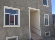 Satılır 6 otaqlı 180 m2 həyət evi Saray