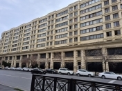 İcarəyə verilir 3 otaqlı 90 m2 köhnə tikili 28 May m.