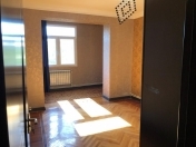 Satılır 3 otaqlı 72 m2 köhnə tikili Yasamal r.