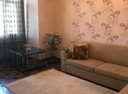 Satılır 2 otaqlı 60 m2 köhnə tikili Memar Əcəmi m.