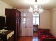 Satılır 3 otaqlı 70 m2 köhnə tikili İnşaatçılar m.