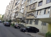 Satılır 3 otaqlı 90 m2 köhnə tikili İnşaatçılar m.