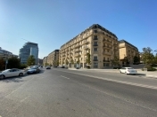Satılır 2 otaqlı 132 m2 obyekt Şah İsmayıl Xətai m.