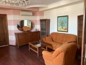 İcarəyə verilir 2 otaqlı 70 m2 köhnə tikili İçəri Şəhər m.