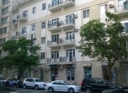 İcarəyə verilir 2 otaqlı 60 m2 köhnə tikili 28 May m.