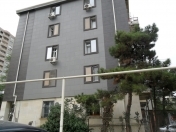 Satılır 2 otaqlı 47 m2 köhnə tikili Elmlər Akademiyası m.