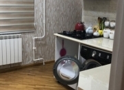 Satılır 3 otaqlı 80 m2 köhnə tikili Yasamal r.