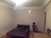 İcarəyə verilir 1 otaqlı 34 m2 köhnə tikili İnşaatçılar m.