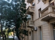 Satılır 1 otaqlı 30 m2 köhnə tikili Gənclik m.