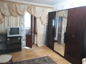 İcarəyə verilir 3 otaqlı 45 m2 köhnə tikili Elmlər Akademiyası m.