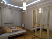 İcarəyə verilir 2 otaqlı 110 m2 yeni tikili Şah İsmayıl Xətai m.