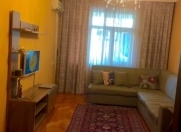 Satılır 3 otaqlı 72 m2 köhnə tikili Memar Əcəmi m.