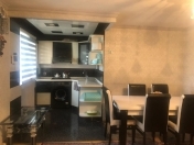 Satılır 3 otaqlı 80 m2 köhnə tikili İnşaatçılar m.