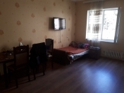 Satılır 2 otaqlı 65 m2 köhnə tikili İnşaatçılar m.
