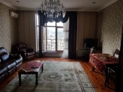 İcarəyə verilir 3 otaqlı 127 m2 yeni tikili İçəri Şəhər m.