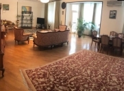 Satılır 5 otaqlı 300 m2 yeni tikili Nizami m.