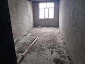 Satılır 2 otaqlı 105 m2 yeni tikili 9 mkr