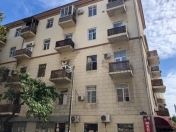 İcarəyə verilir 3 otaqlı 70 m2 köhnə tikili İçəri Şəhər m.