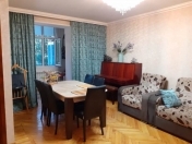 Satılır 2 otaqlı 60 m2 köhnə tikili Elmlər Akademiyası m.