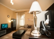 İcarəyə verilir 2 otaqlı 70 m2 köhnə tikili İçəri Şəhər m.