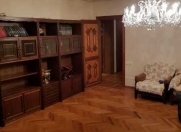 İcarəyə verilir 3 otaqlı 85 m2 köhnə tikili Gənclik m.