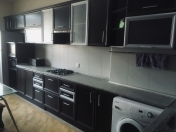 İcarəyə verilir 3 otaqlı 135 m2 yeni tikili Ambassador otel