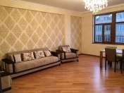 İcarəyə verilir 3 otaqlı 140 m2 yeni tikili Xətai r.