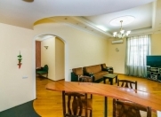 İcarəyə verilir 3 otaqlı 87 m2 köhnə tikili Fəvvarələr meydanı