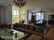 Satılır 5 otaqlı 350 m2 yeni tikili 28 May m.