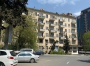 İcarəyə verilir 2 otaqlı 75 m2 köhnə tikili Nizami m.