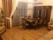 İcarəyə verilir 4 otaqlı 120 m2 köhnə tikili Nəsimi r.