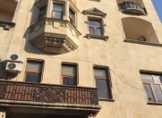 Satılır 4 otaqlı 150 m2 köhnə tikili Azərbaycan kinoteatrı