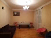 İcarəyə verilir 3 otaqlı 75 m2 köhnə tikili Gənclik m.