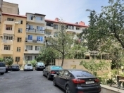 Satılır 3 otaqlı 66 m2 köhnə tikili Yasamal r.