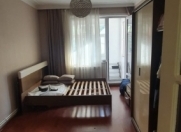 Satılır 3 otaqlı 70 m2 köhnə tikili Moskva univermağı