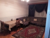 Satılır 3 otaqlı 90 m2 köhnə tikili İnşaatçılar m.