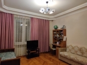 Satılır 2 otaqlı 55 m2 köhnə tikili Yasamal r.