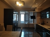 İcarəyə verilir 3 otaqlı 130 m2 yeni tikili Mərkəzi Neftçilər xəstxəxanası