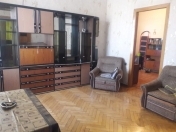 Satılır 3 otaqlı 74 m2 köhnə tikili Yasamal r.