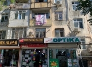 Satılır 3 otaqlı 60 m2 köhnə tikili Memar Əcəmi m.
