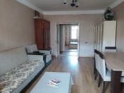 İcarəyə verilir 3 otaqlı 445 m2 köhnə tikili Azərbaycan kinoteatrı