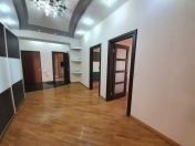 İcarəyə verilir 4 otaqlı 170 m2 yeni tikili Qış parkı