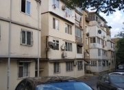 Satılır 2 otaqlı 45 m2 köhnə tikili Yasamal r.