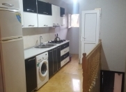 İcarəyə verilir 3 otaqlı 70 m2 həyət evi Yasamal r.